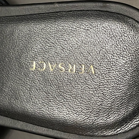 Versace lambskin sandals - Picture 16 of 16